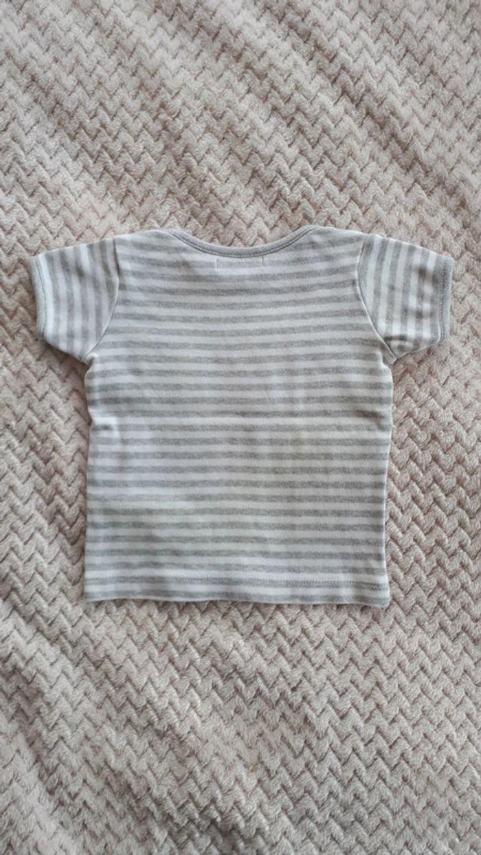 T-shirt manches courtes garçon rayures blanc et gris ourson In Extenso 9 mois comme neuf - photo numéro 4