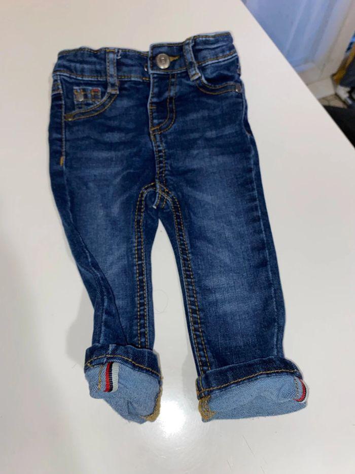 Jeans pour bébé taille 6 mois - photo numéro 2