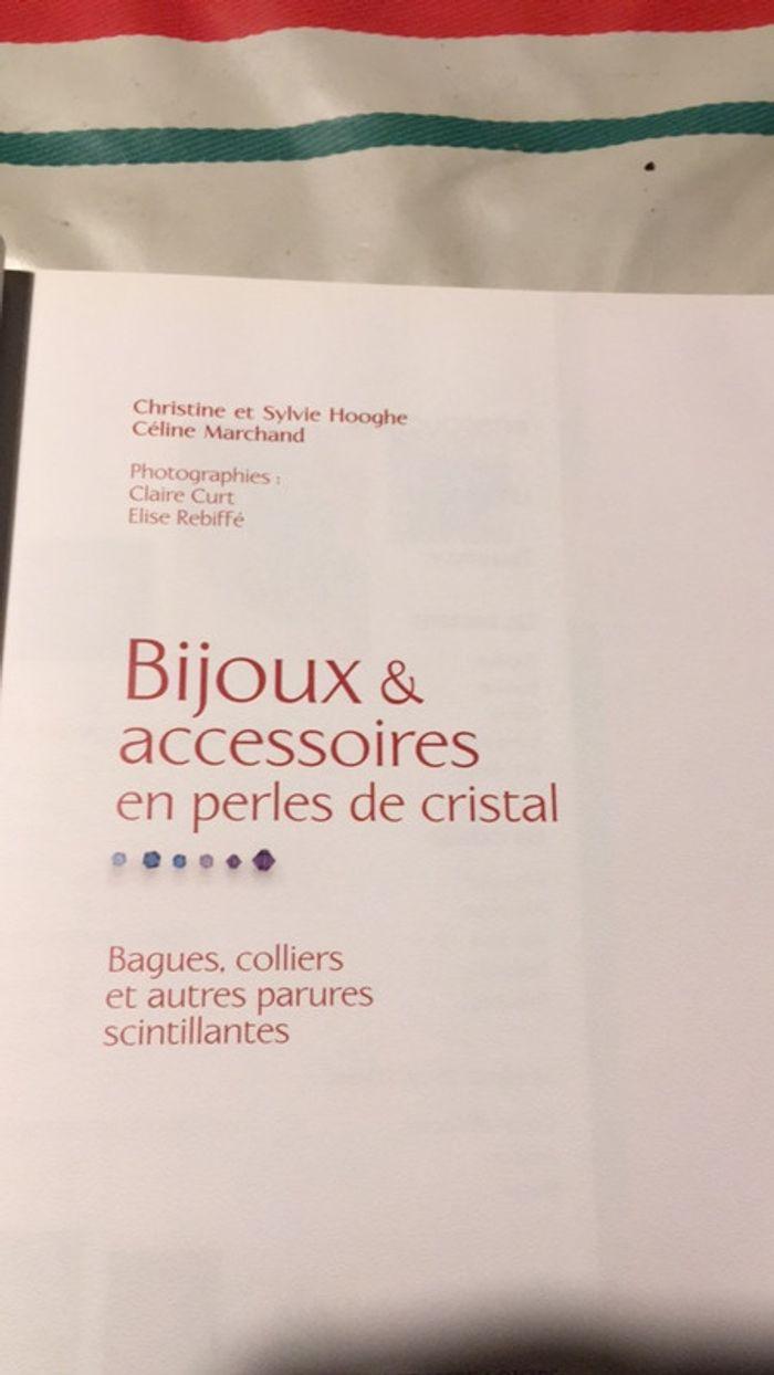 livre bijoux & accessoires en perles de cristal très bon état - photo numéro 3