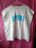 T-shirt de sport taille 46 / 48 de chez Kiabi