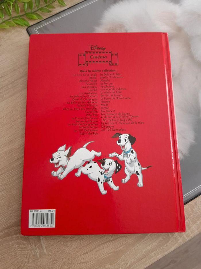 Livre Les 102 dalmatiens / Hachette 2001 - photo numéro 2