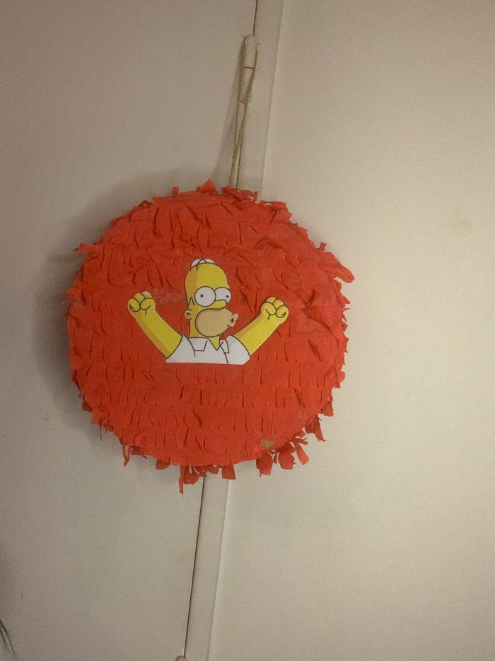 Pinata rouge Simpson - photo numéro 1