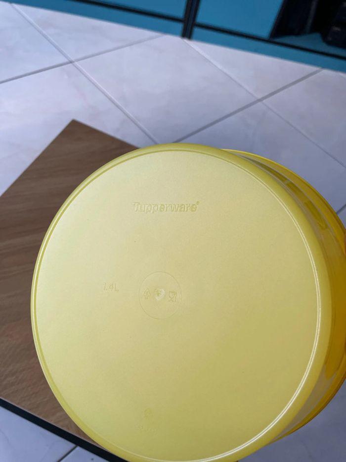 Saladier jaune 1,4 L Tupperware - photo numéro 3