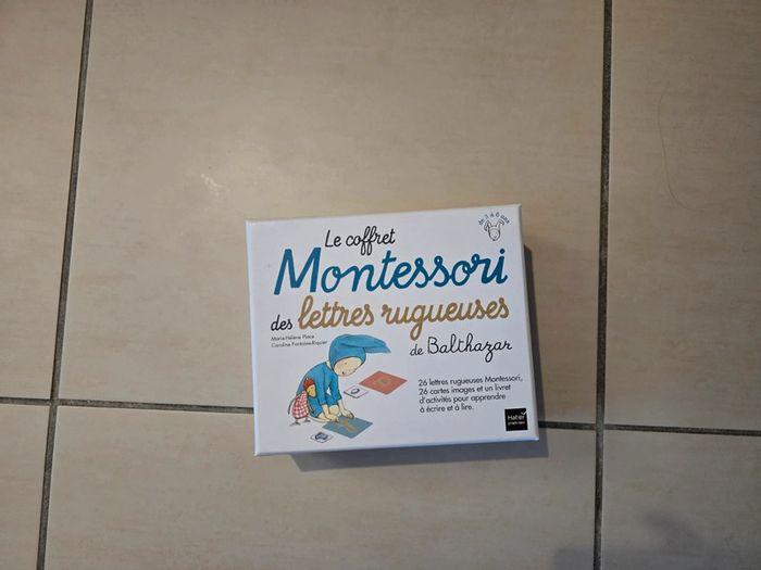 Coffret montessori des lettres rugueuses de balthazar hatier - photo numéro 1