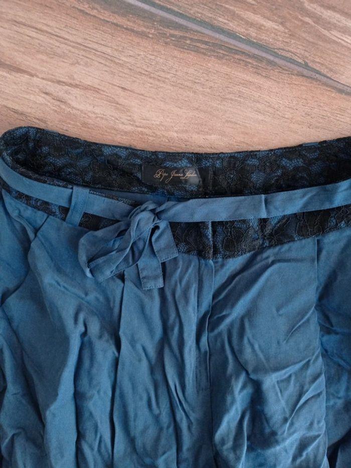 Jupe short bleue marine dentelle noire Pepe jeans taille 40 - photo numéro 2