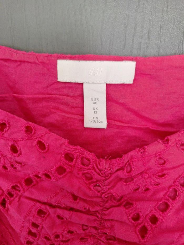 Haut blouse broderie rose fushia h&m taille 40 - photo numéro 2