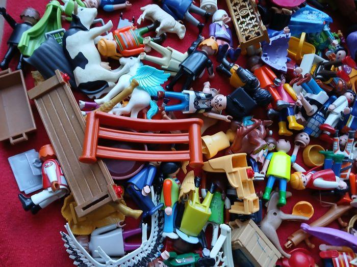 Playmobil,  lot figurines, accessoires, véhicules - photo numéro 7