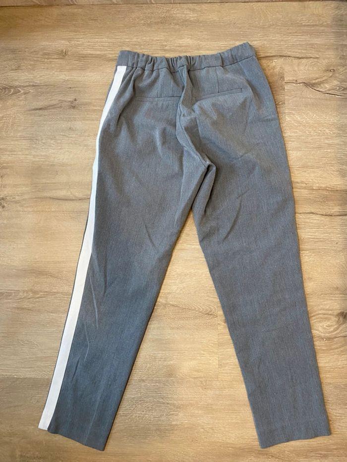 Pantalon chino gris à bandes blanches Bizzbee taille XS / 34 - photo numéro 6