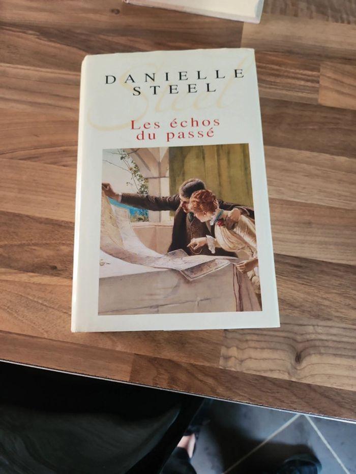 Les échos du passé Danielle Steel - photo numéro 1