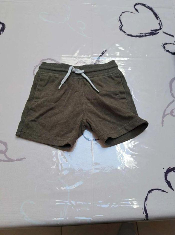 short  taille  98  (3ans) - photo numéro 1