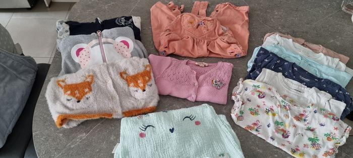 Lot de vêtements fille taille 18 mois