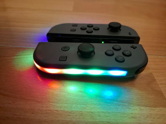 Manettes joy con led multicolore nintendo switch neuve - photo numéro 2