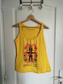 T-shirt jaune,