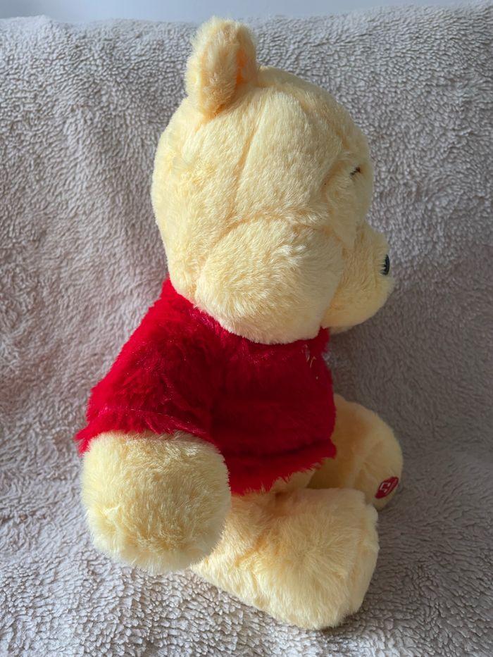 Peluche lumineuse respirante Disney Winnie L’ourson - photo numéro 4