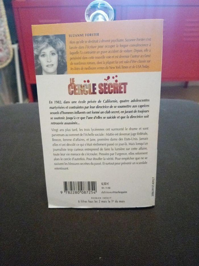 Livre 📙 Le cercle secret - photo numéro 2