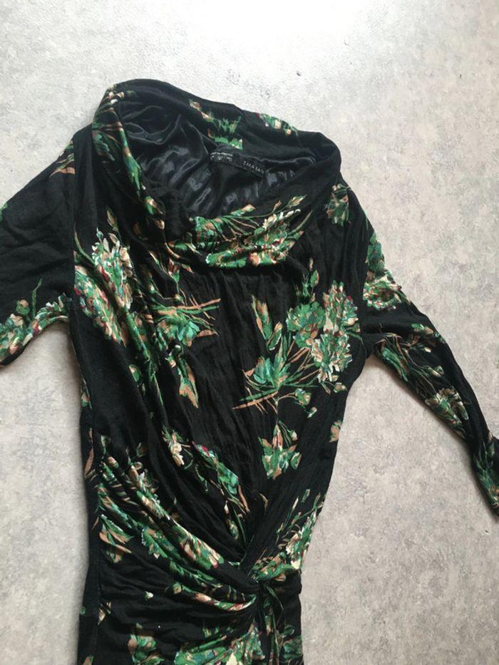 robe noire à fleurs vertes zara en coton - photo numéro 2