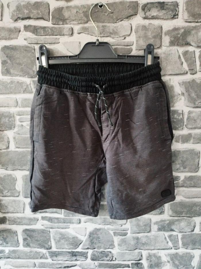 Lot 2 shorts taille 10 ans - photo numéro 3