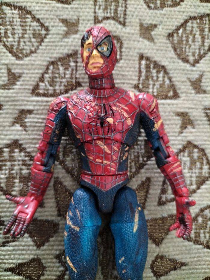 Figurine Spider-Man battle ravaged toybiz - photo numéro 6