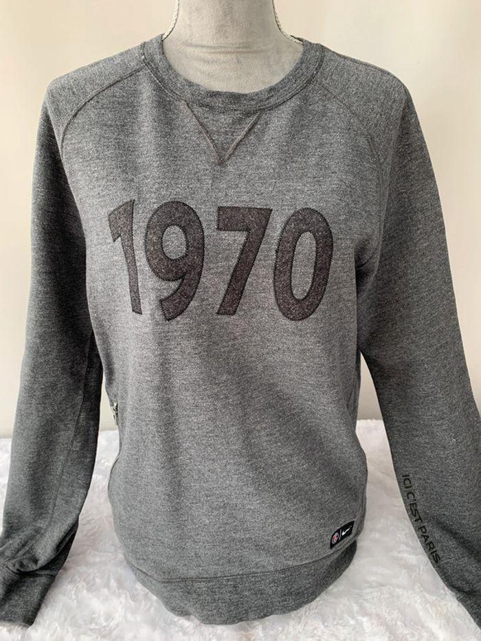 Sweat Sweatshirt pull gris 1970 PSG Nike Taille M tbe - photo numéro 1