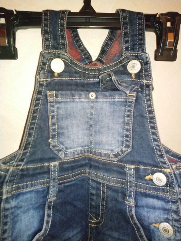 Superbe salopette en jeans Levi's taille 12 mois - photo numéro 3