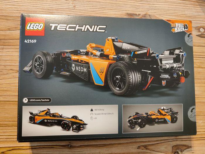 LEGO - Technic - NEOM McLaren Formula E Race Car - 42169 - NEUF - photo numéro 2