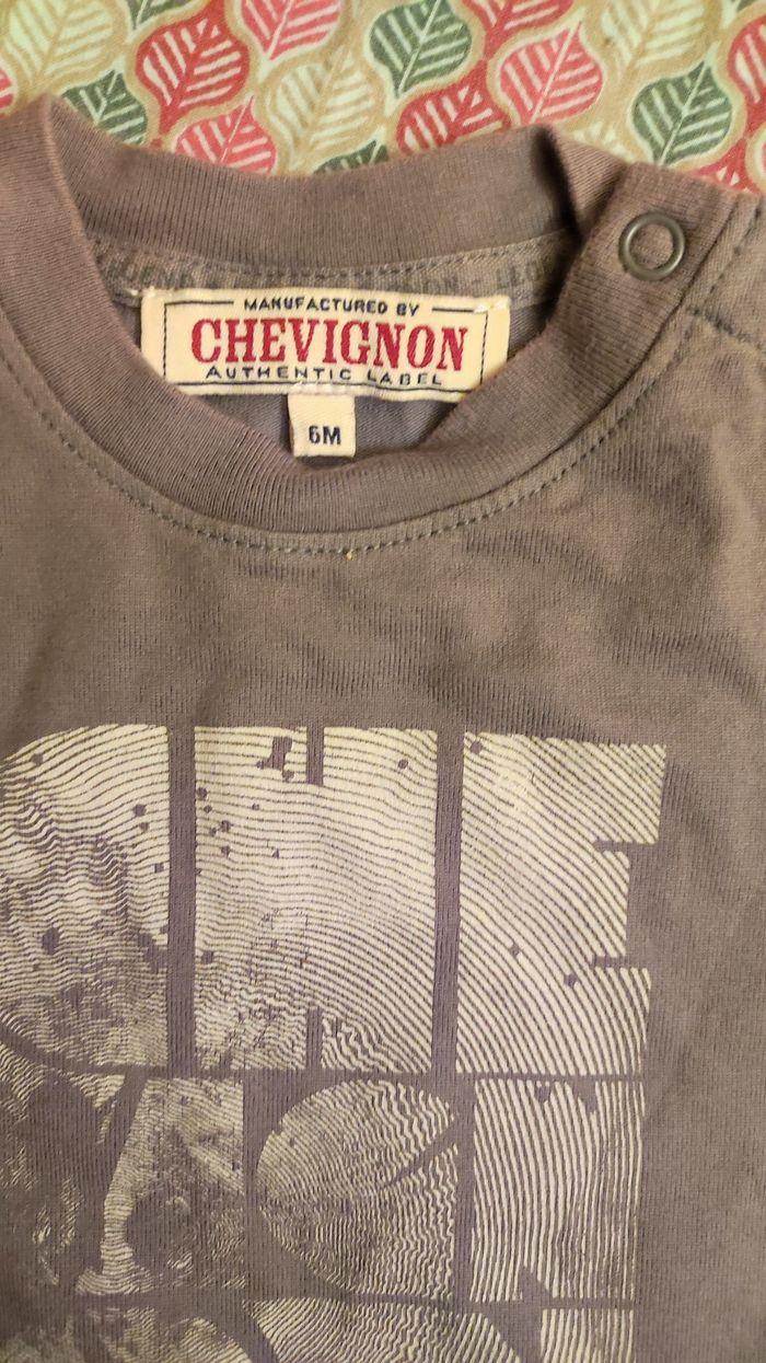 Lot tee-shirt Chevignon 6 mois et grenouillère 36 mois petit bateau - photo numéro 3