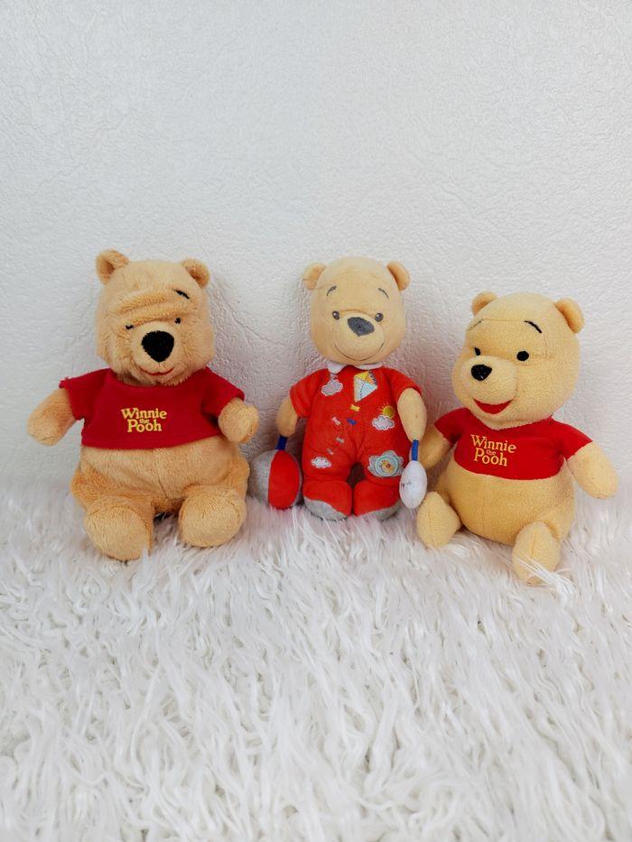 Lot de 3 peluches doudous Winny L ourson Winny the pooh marque Disney 🎅 - photo numéro 1