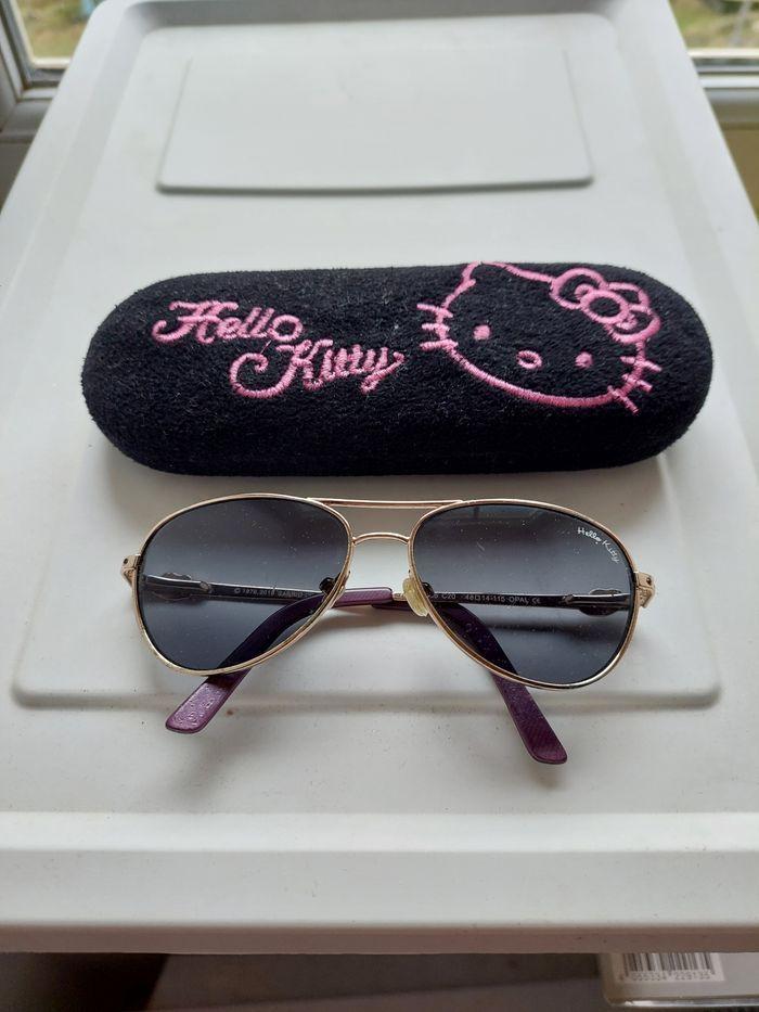 Lunettes de soleil Hello Kitty aviateur + étui velours noir BE 🕶 - photo numéro 1