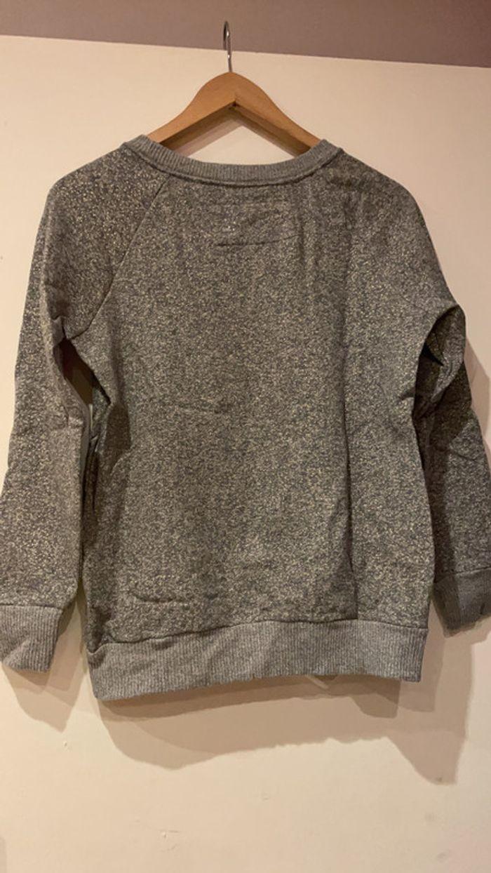 Pull gris taille S de la marque Disney - photo numéro 4