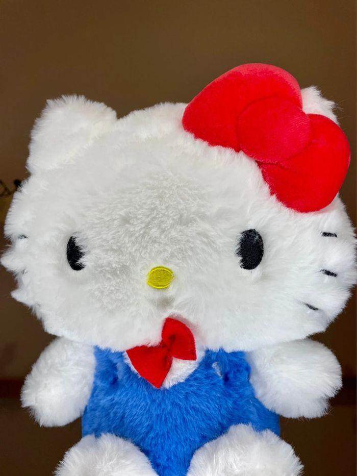 Peluche Hello Kitty 50ème anniversaire - photo numéro 3