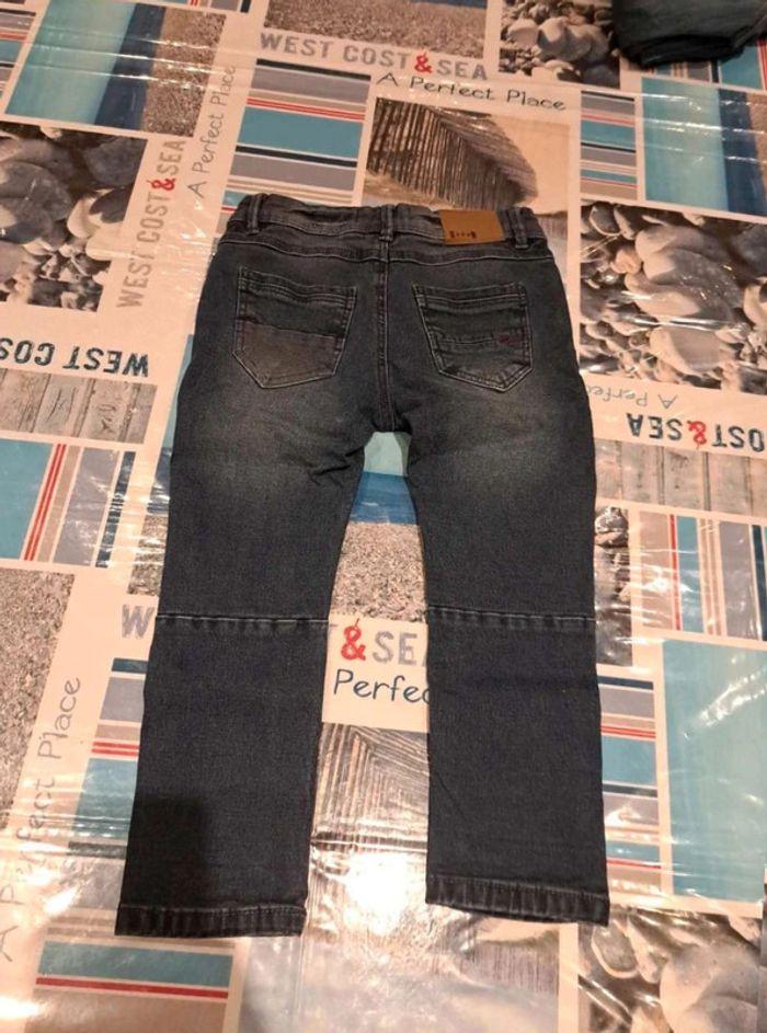 jeans  taille 4  ans - photo numéro 3