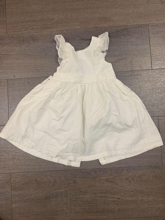 Robe cérémonie 24m - photo numéro 1