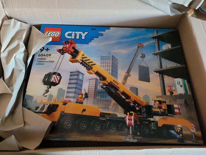 La grue de chantier mobile jaune lego city 60409 - photo numéro 2