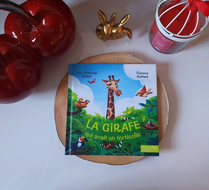 La girafe qui avait un torticolis 🎄 - photo numéro 1