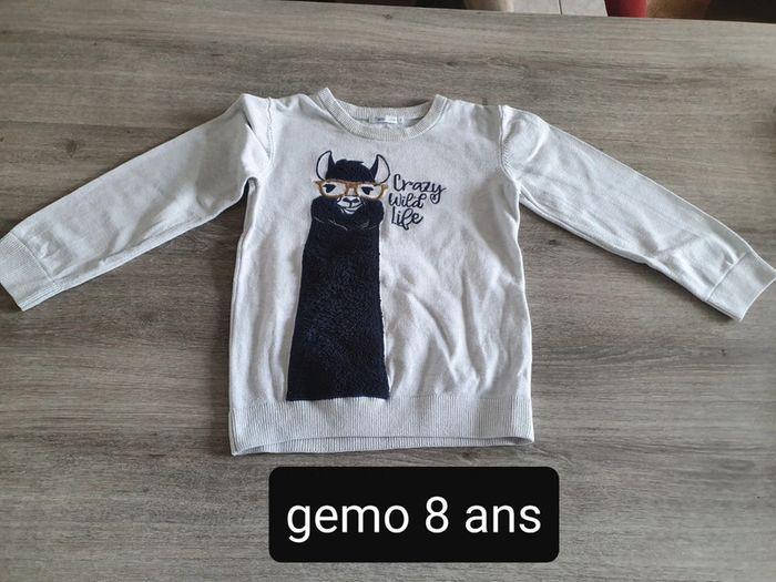 Pull 8 ans motif lama