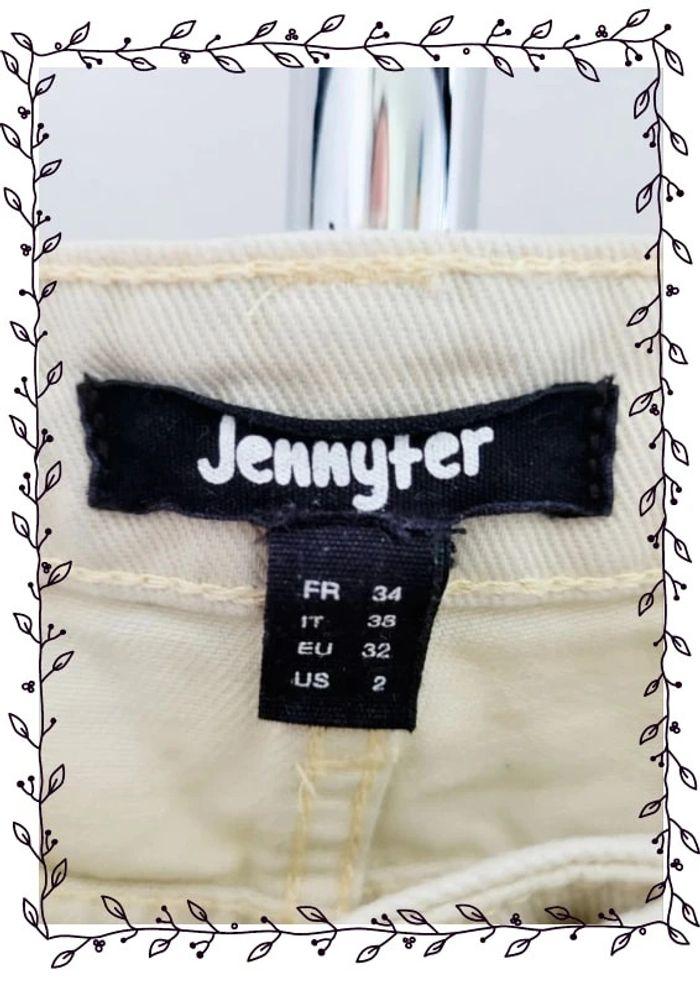 Joli short Jennyfer taille 34 - photo numéro 2