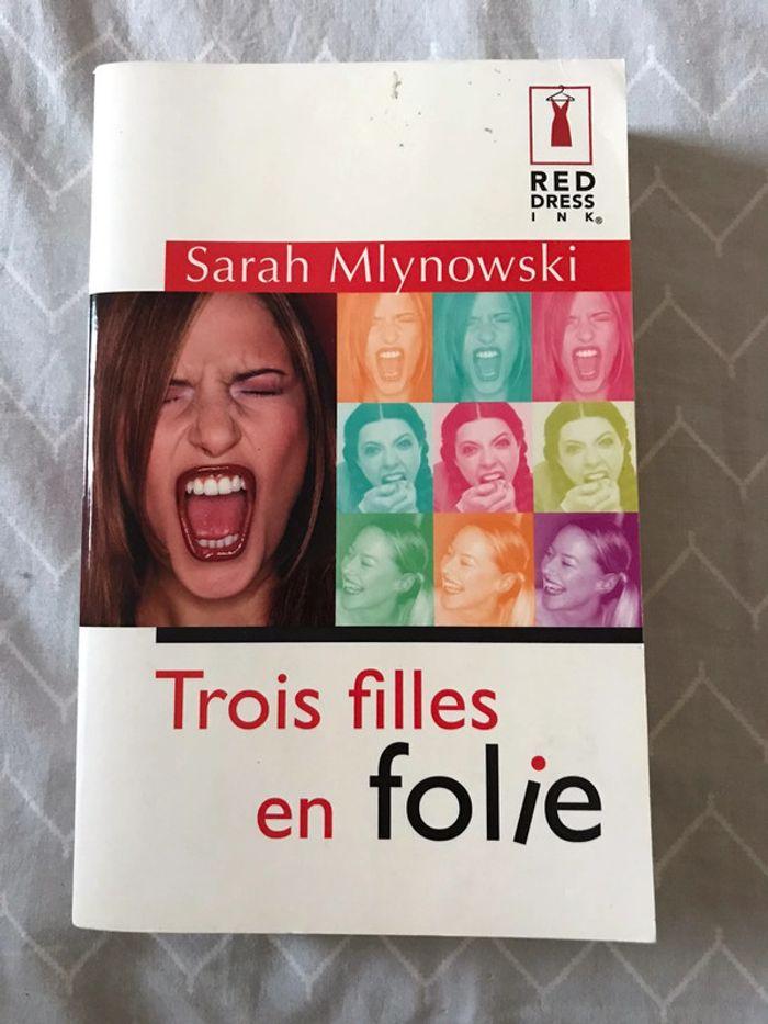 Livre trois filles en folie - photo numéro 1