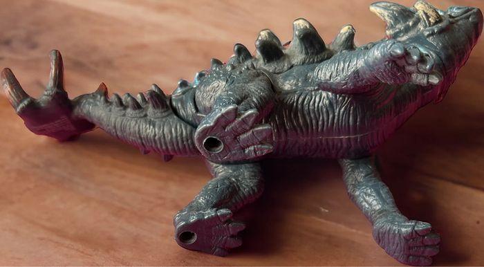 Chap Mei 2008 - jouet figurine dinosaure Ankylosaurus âge de pierre 21cm x 12cm - photo numéro 7