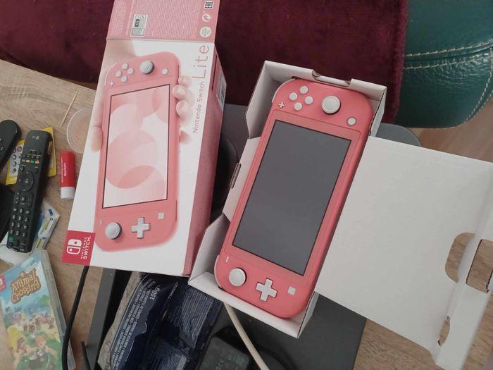 Switch lite - photo numéro 1