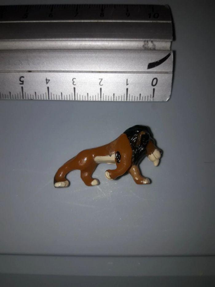 Roi lion figurine - photo numéro 1