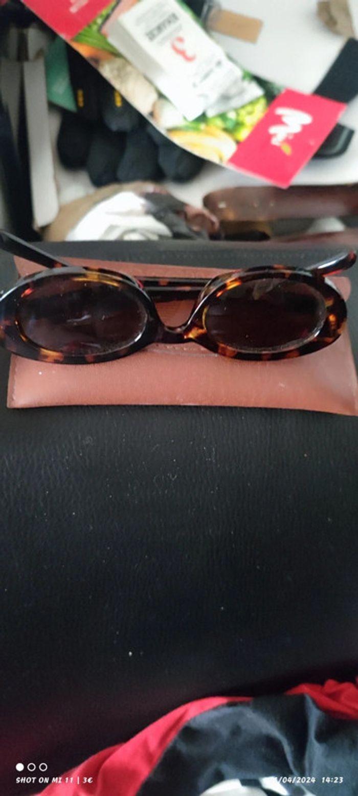 Lot de 2 paires de lunettes pour femme avec pochettes - photo numéro 3