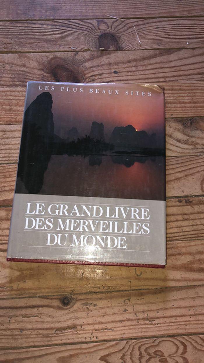 Le grand livre des merveilles  du monde très bon état - photo numéro 1