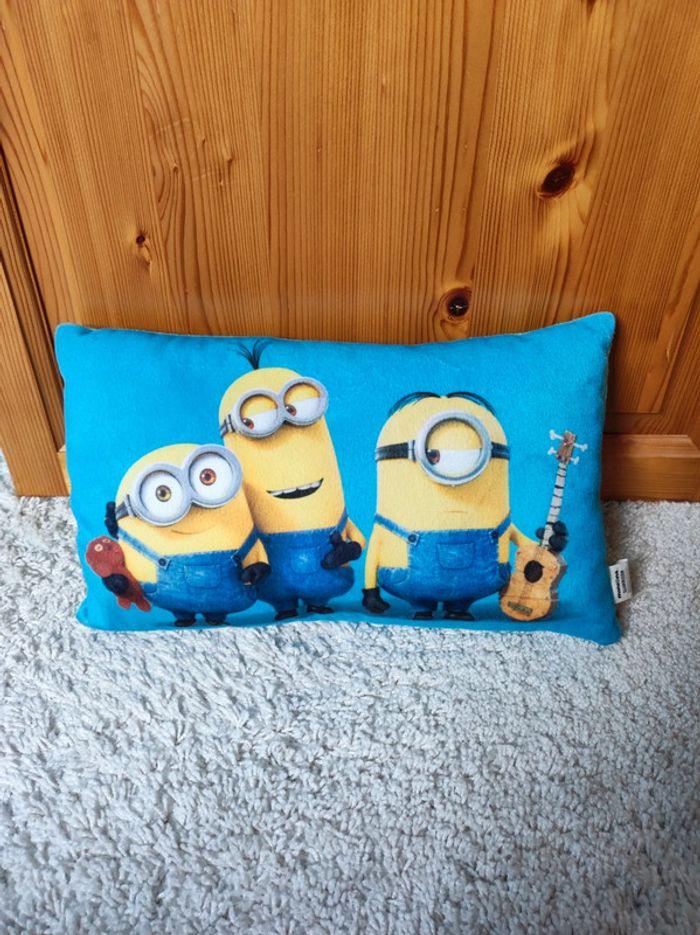 Coussin Minions - photo numéro 1