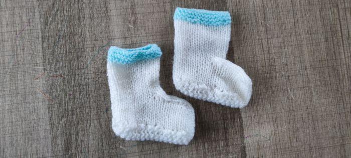 Chaussette bleu et blanc pour bébé taille 1 mois