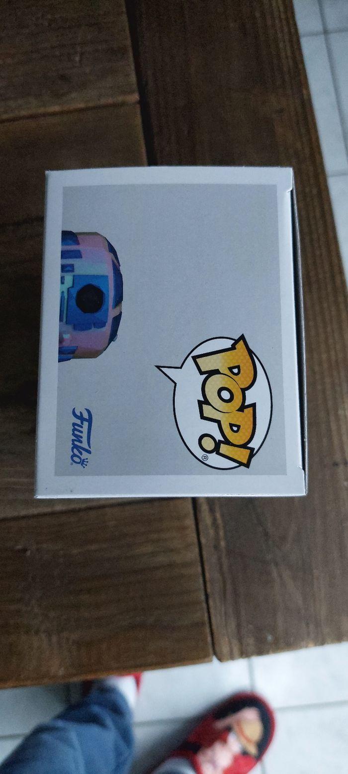 Funko POP Disney 100. R2-D2 Facet #593 - photo numéro 4