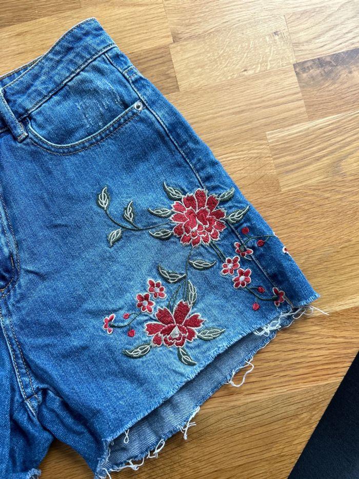 Camaïeu - Short Jean avec broderie fleurs - T36 - photo numéro 2