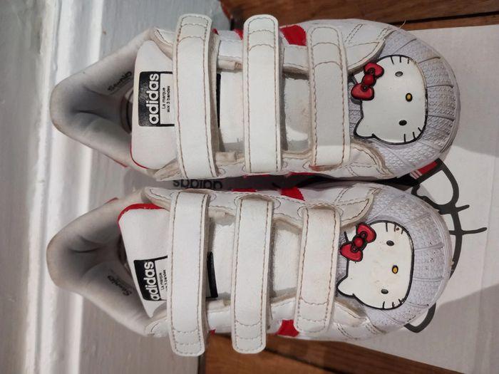 Baskets Superstar édition Hello Kitty Adidas 29 - photo numéro 2