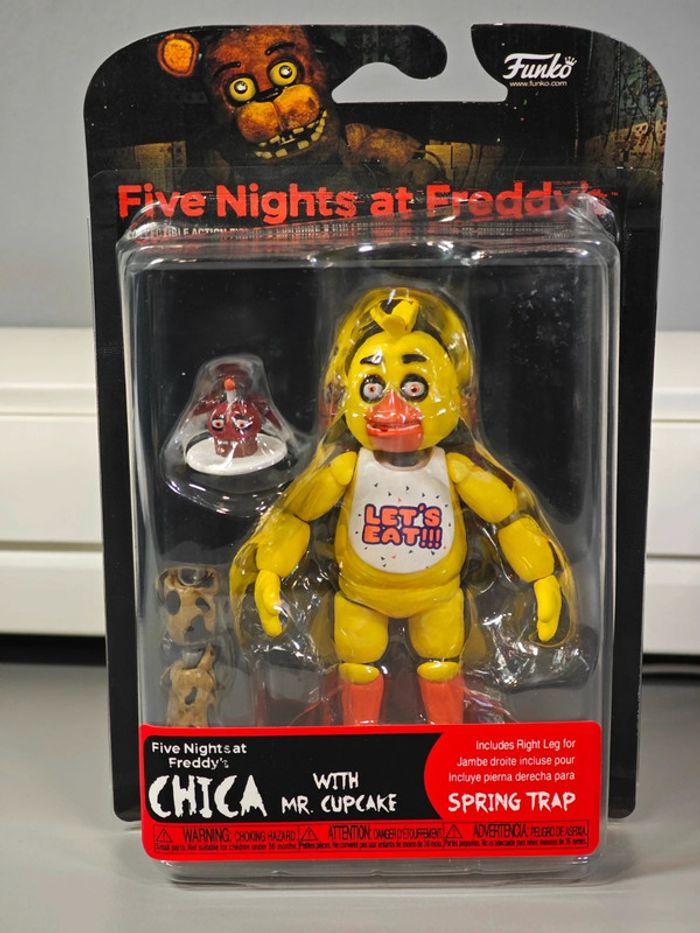 Figurine Five Nights at Freddy's : Chica & Mr Cupcake 13cm neuve avec boîte - photo numéro 1