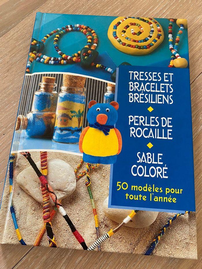 Livre « tresses et bracelets brésiliens » - photo numéro 1