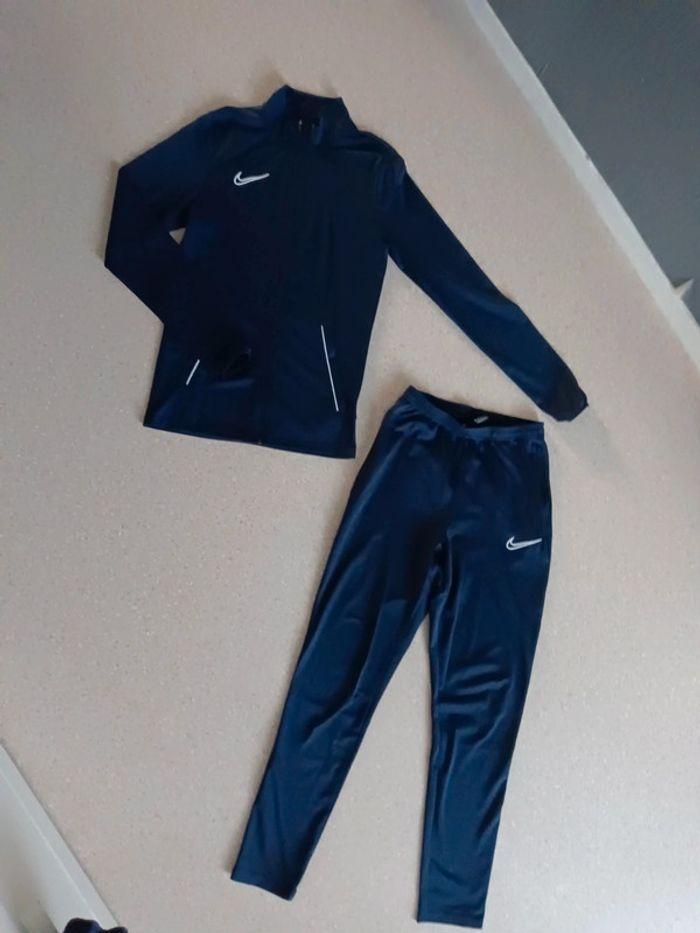 Ensemble Nike Dri-Fit Xs - photo numéro 1